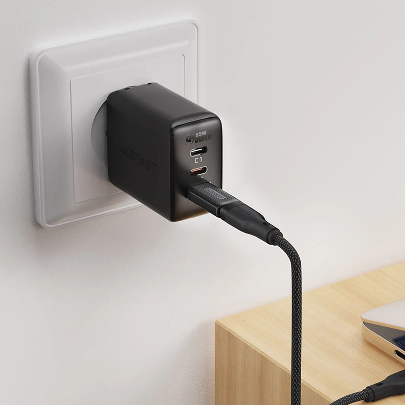 J2 USB-C to USB-A adapter - Thumbnail 6